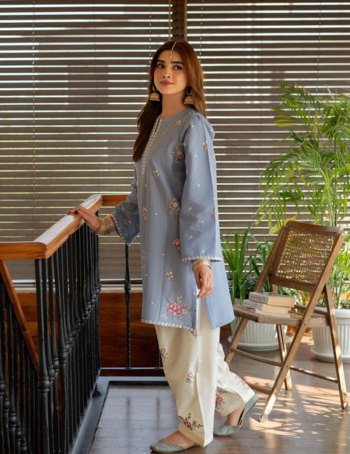 2-piece-lawn-eid-collection_2_84e0f5ca-3d90-4c5e-8667-2d0c119a2852.jpg