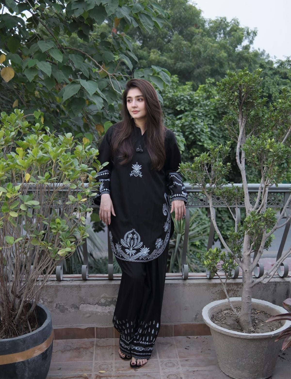 2-piece-lawn-festive-wear_3.jpg