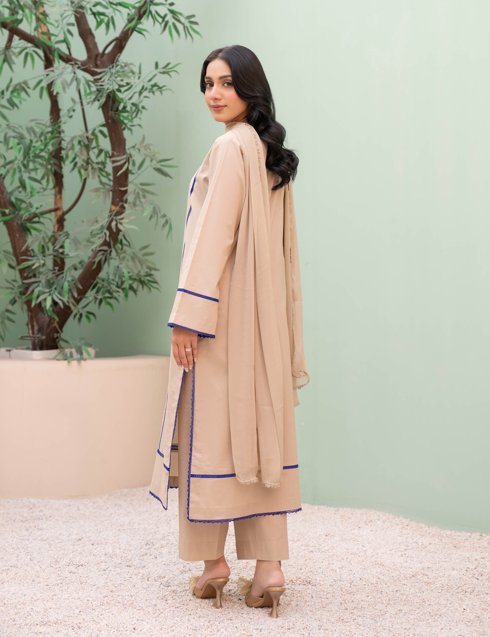 Beige 2-piece suit with blue detailing for women