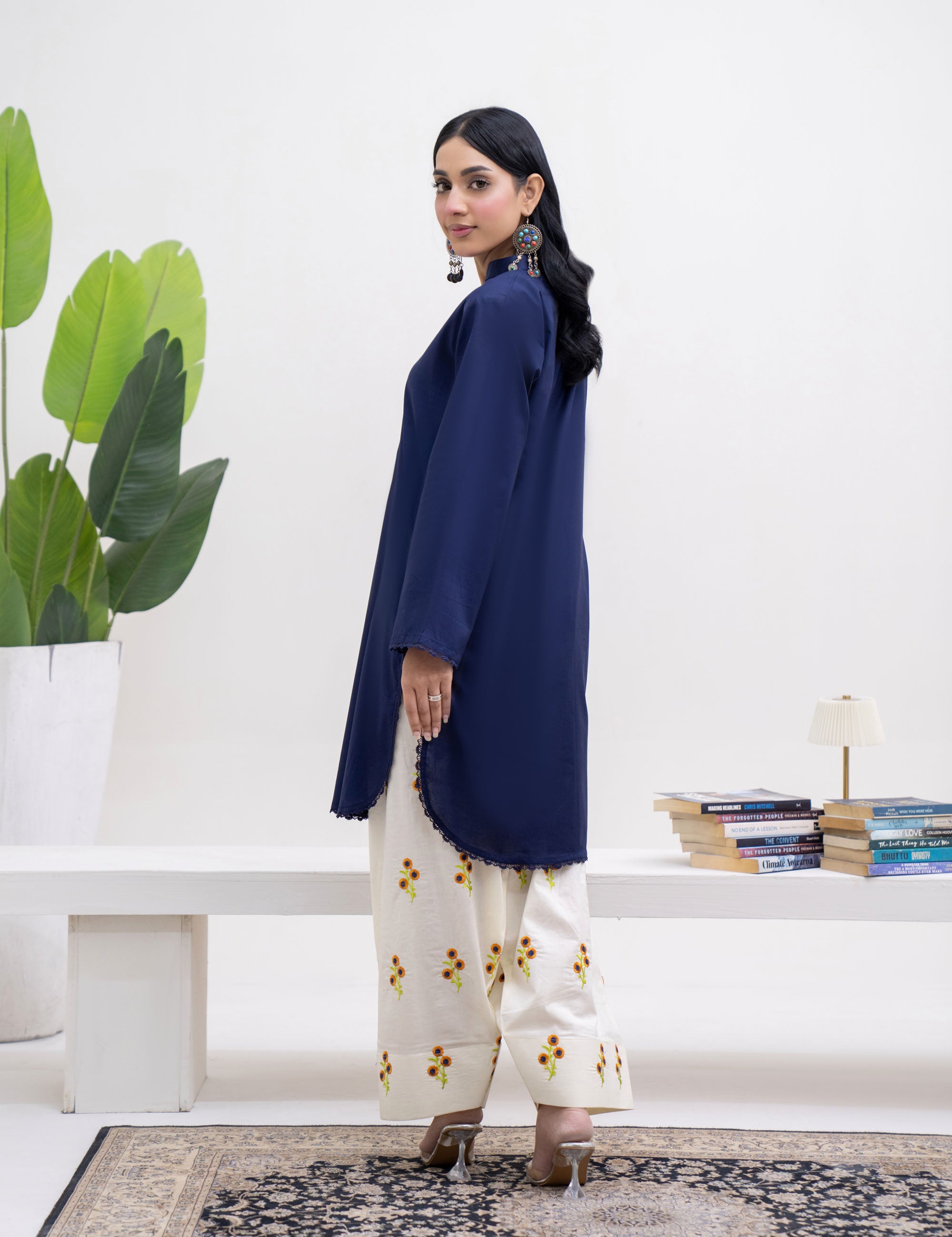 Lawn 2pc suit farshi shalwar kameez