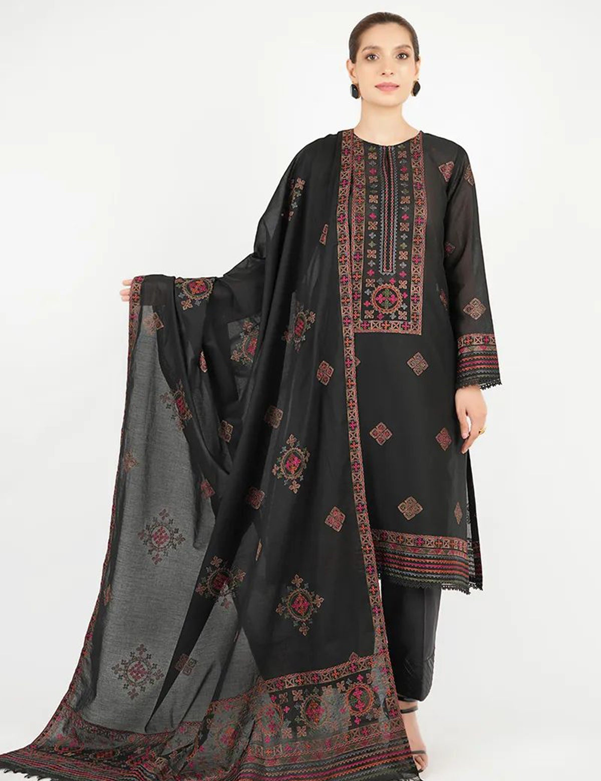 bareeza-lawn-suit-3-piece_3.jpg