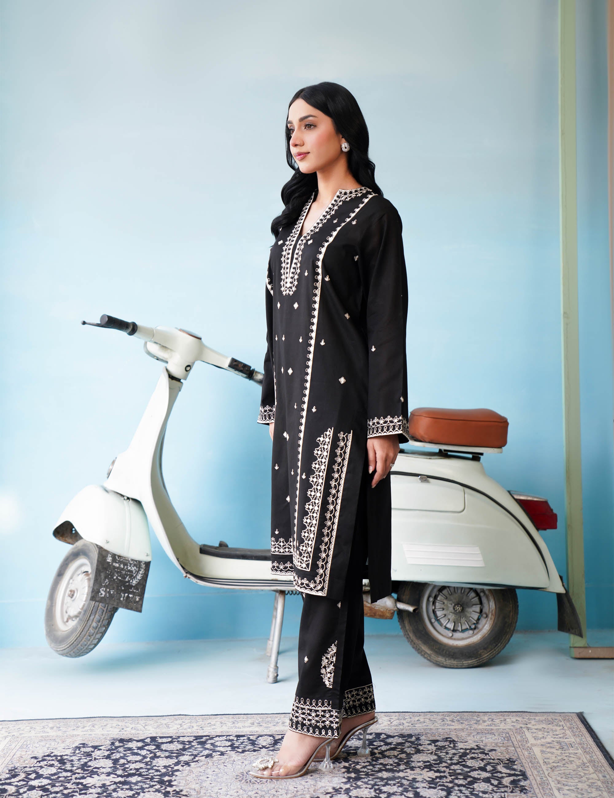 Black outfit for eid