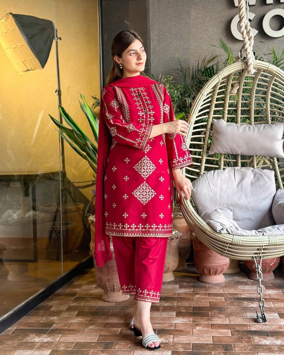eid-wear-embroidered-2-piece_3_7d9763e7-7119-4543-b9fe-78276475fb69.jpg