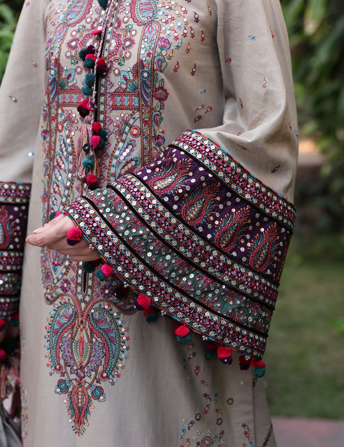 jazmin-3-piece-lawn-suit_2.jpg